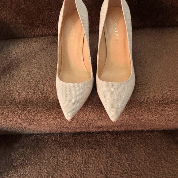 Ivanka Trump Cream Classic Heels - Picture 2 of 4